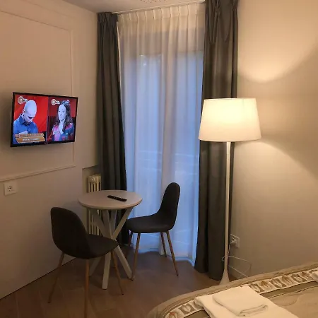 Living 2 Nocleg ze śniadaniem *